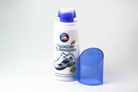 Yuppies Sneaker Shampoo (Cap open)