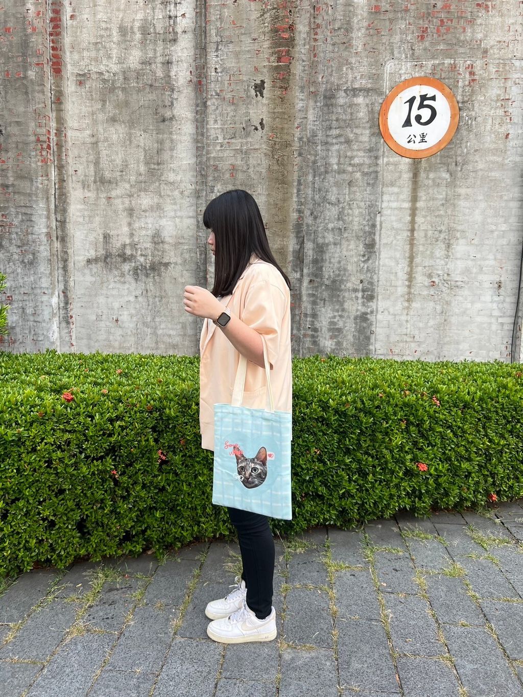 LINE_ALBUM_20241113包包系列外拍_260527_10