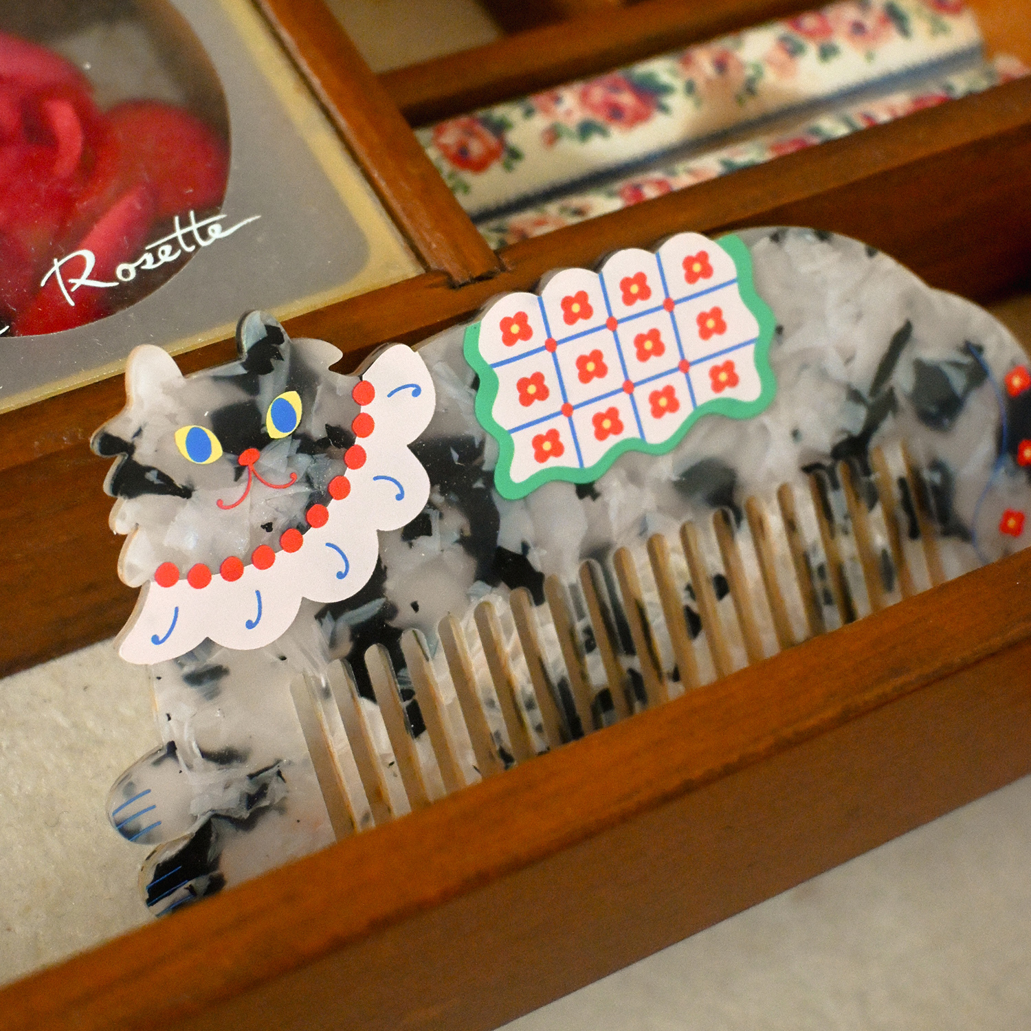 Shell-hair-comb-01-04