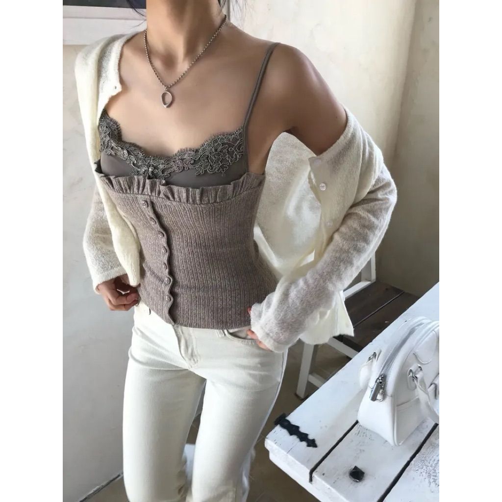 tw-11134207-820lf-moevbfa6mnt54e