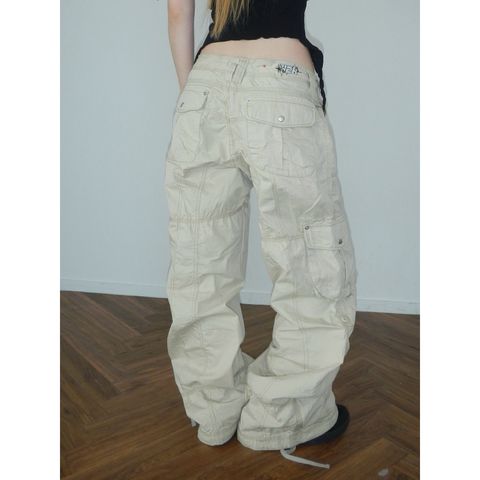 tw-11134207-820lg-moewl6ha4hlafc