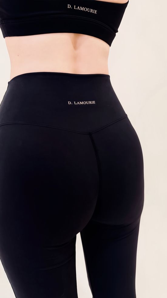 THE FIRST EDIT EVERYDAY ESSENTIALS | D.LAMOURIE