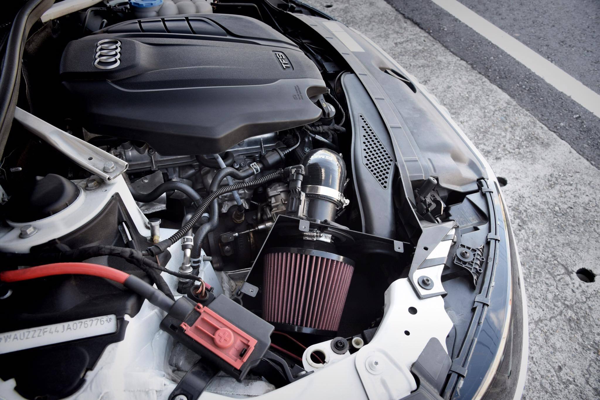 AUDI A4 B9 2.0 4