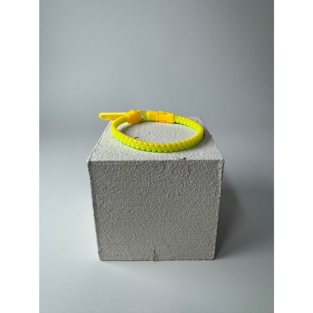 tw-11134207-81ztm-mitrsqzndbt095
