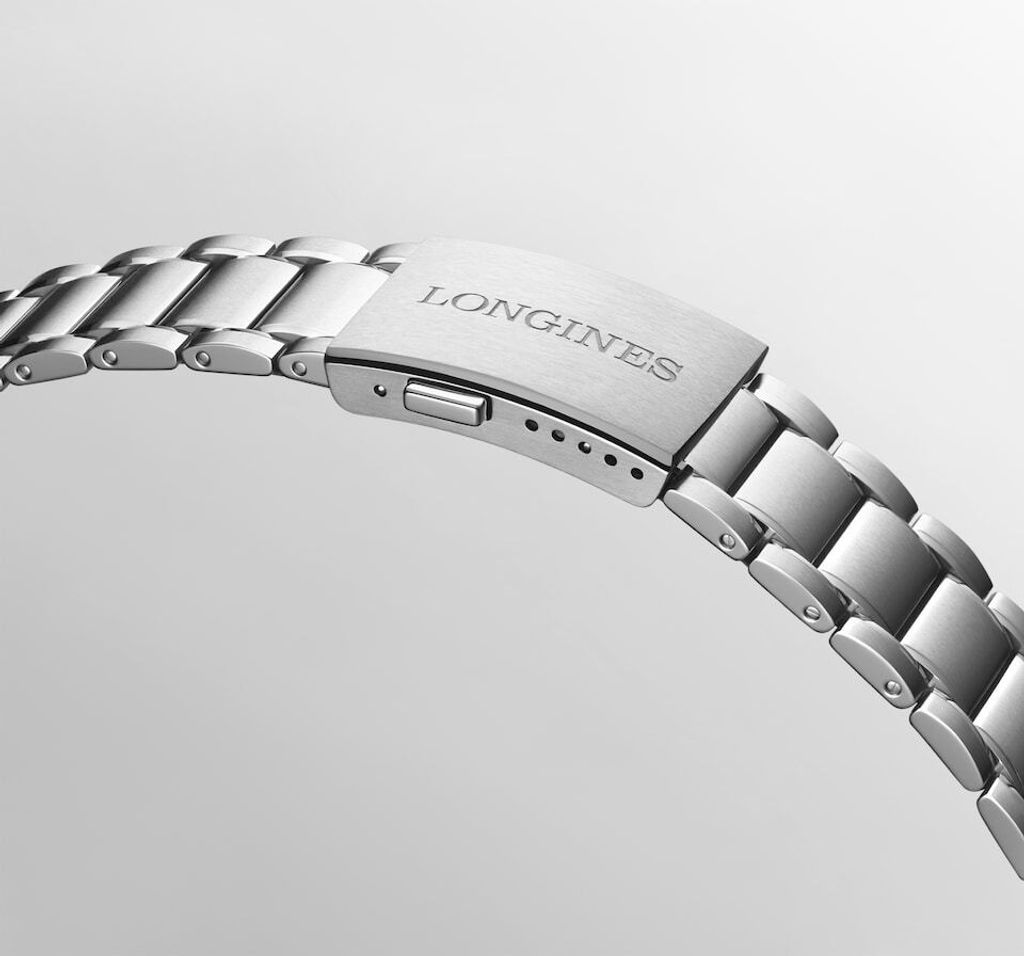 longines-spirit-zulu-time-l3-802-4-63-6-detailed-view-2143x2000-7-0de709
