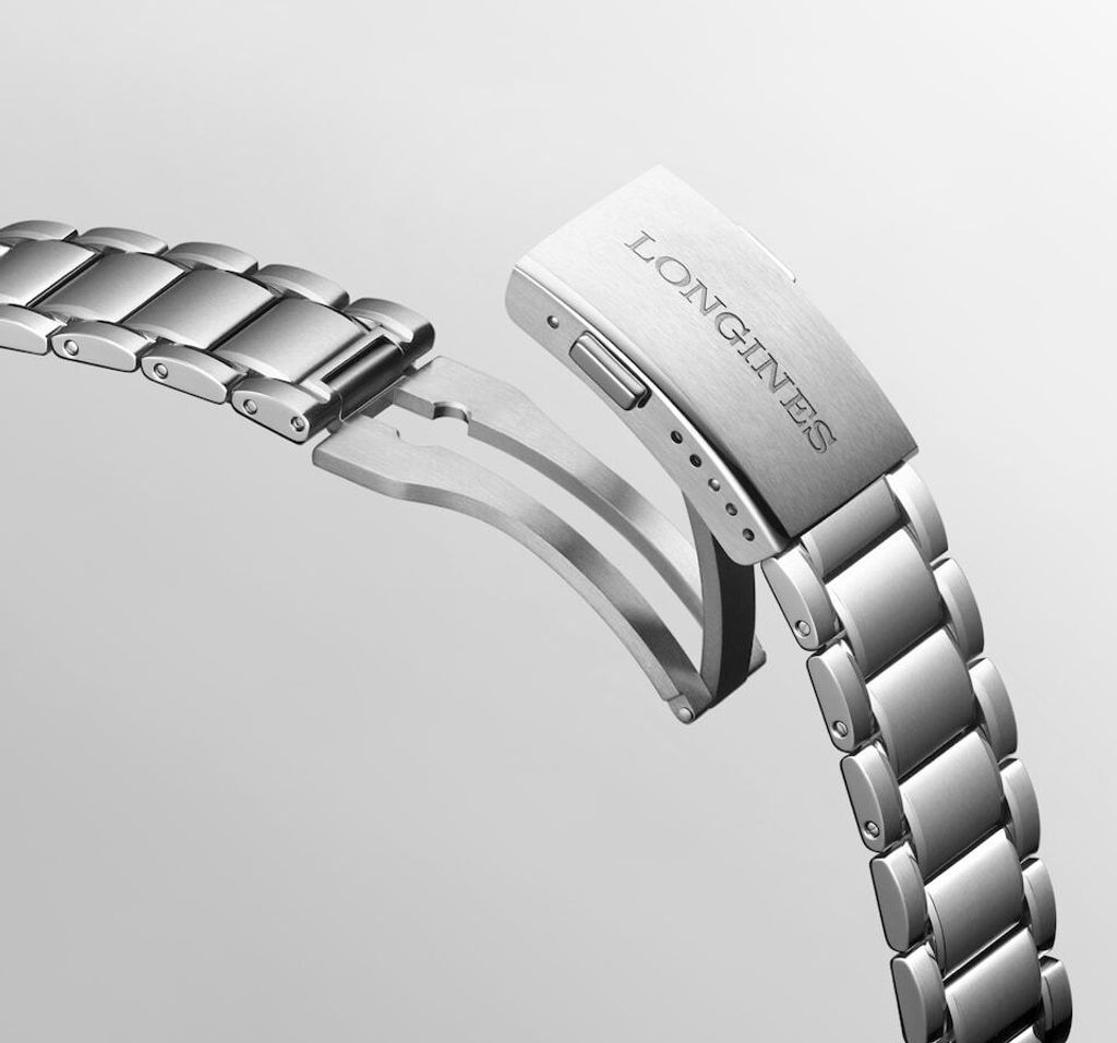 longines-spirit-zulu-time-l3-802-4-63-6-detailed-view-2143x2000-8-d6d983