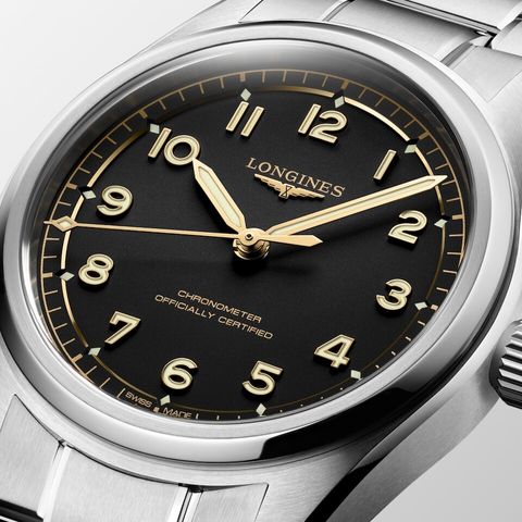 longines-spirit-pilot-l3-809-4-53-6-detailed-view-2000x2000-1-b1c286