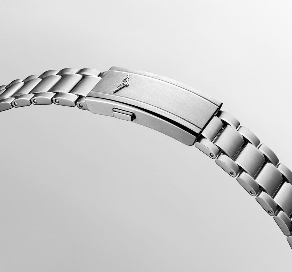 longines-spirit-pilot-l3-809-4-53-6-detailed-view-2143x2000-5-26bb28