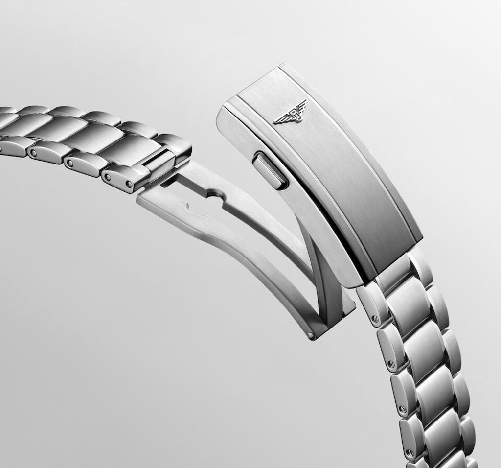 longines-spirit-pilot-l3-809-4-53-6-detailed-view-2143x2000-6-247d66