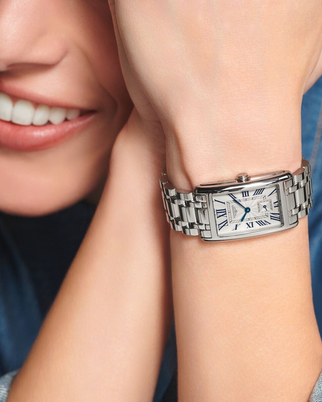 longines-dolcevita-l5-512-4-71-6-detailed-view-1600x2000-4-b4a0a1
