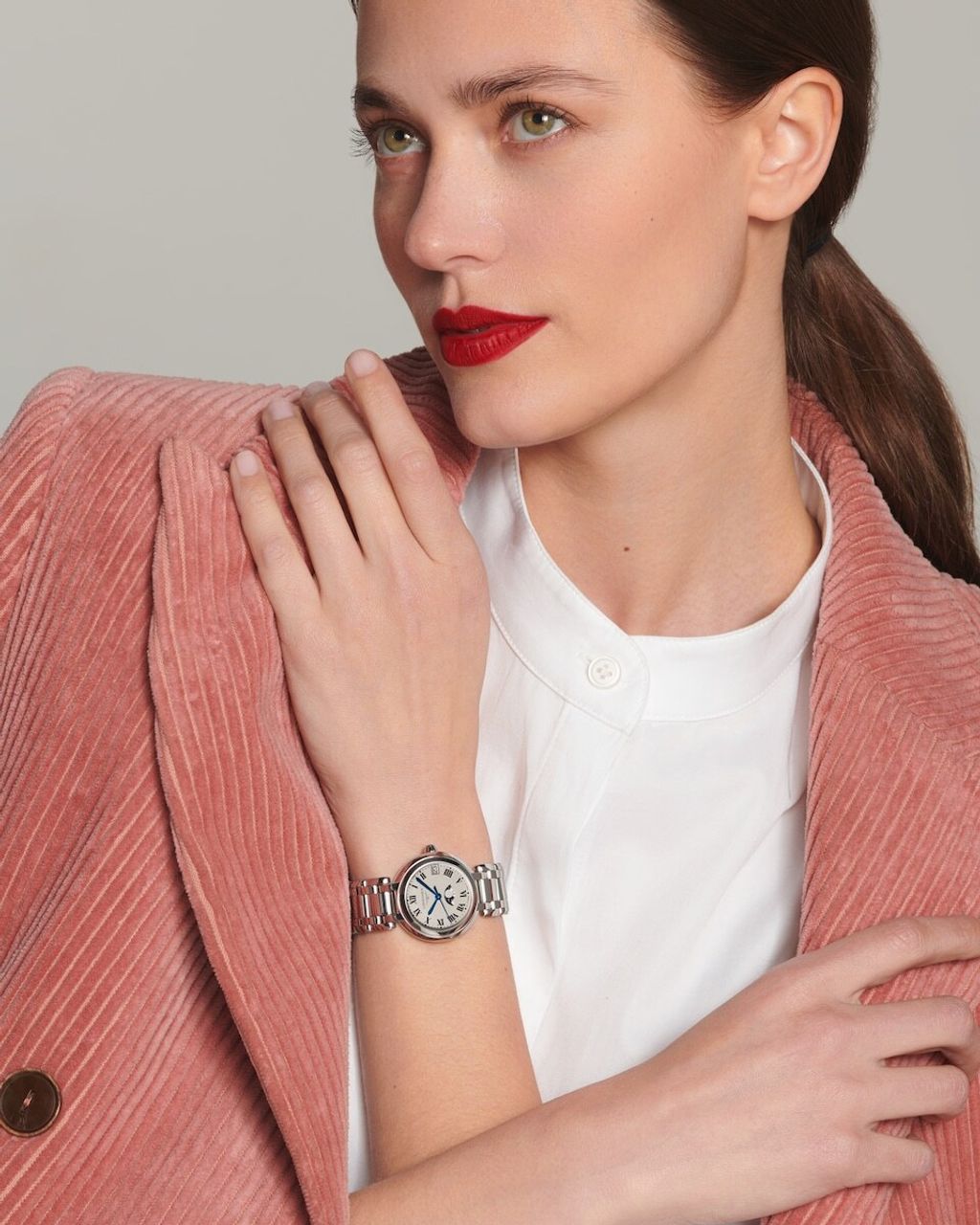 longines-primaluna-moonphase-l8-115-4-71-6-detailed-view-1600x2000-2-84ffc6