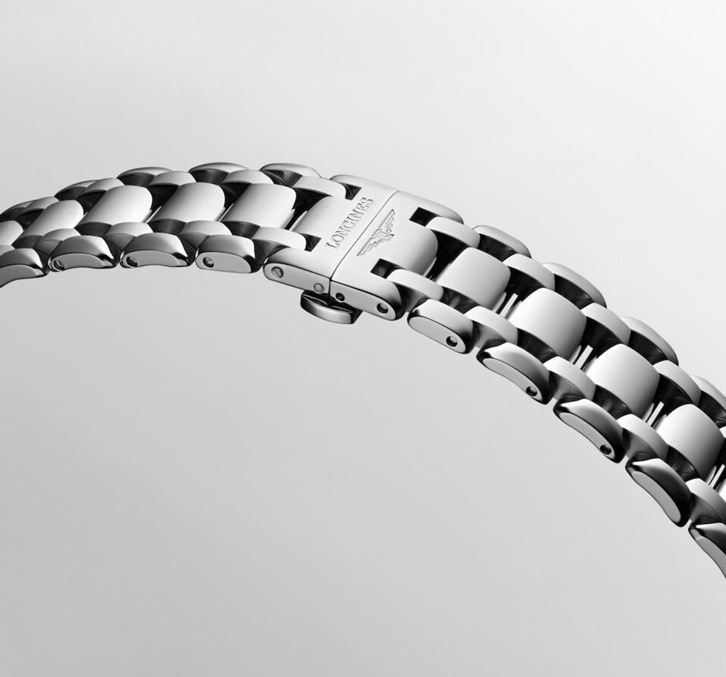 longines-primaluna-moonphase-l8-115-4-71-6-detailed-view-2143x2000-7-4f3771