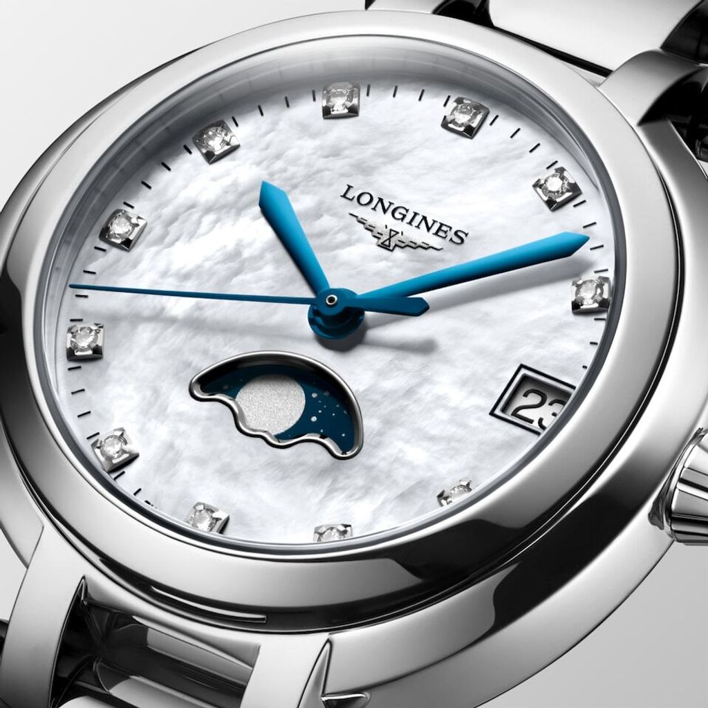 longines-primaluna-moonphase-l8-115-4-87-6-detailed-view-2000x2000-1-e7710f