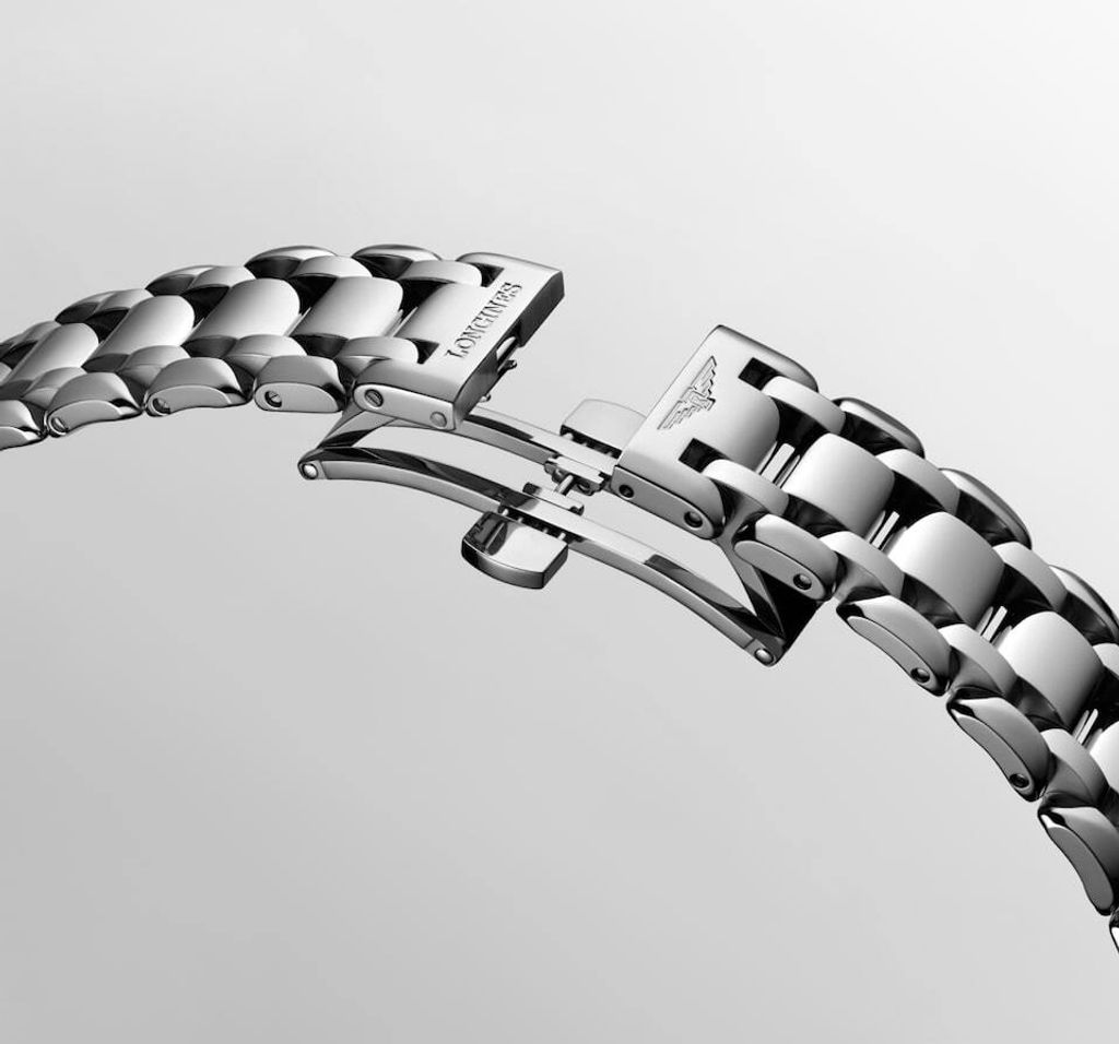longines-primaluna-moonphase-l8-115-4-87-6-detailed-view-2143x2000-8-f5cb85
