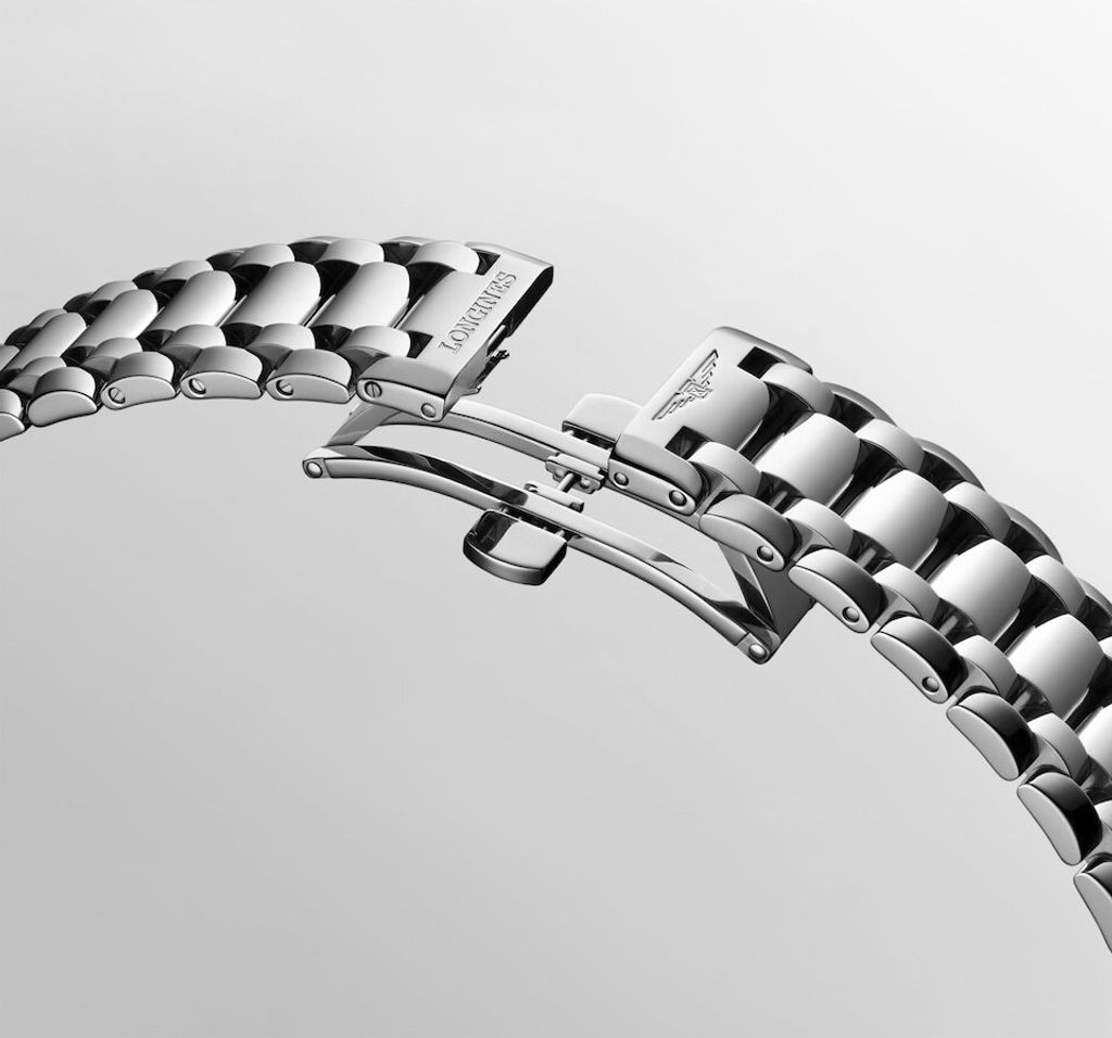 longines-primaluna-moonphase-l8-126-4-87-6-detailed-view-2144x2000-6-f760b4