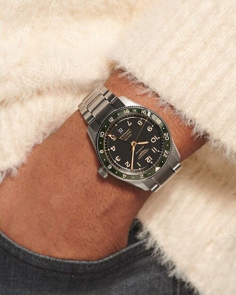 longines-spirit-zulu-time-l3-812-4-63-6-detailed-view-1600x2000-4-3c2894