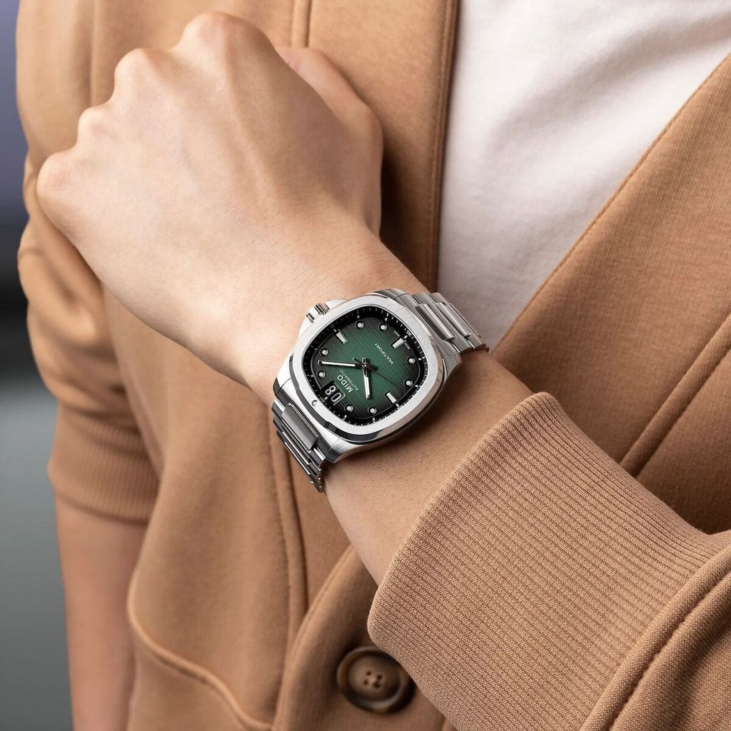M049.526.11.091.00_6_wrist_1