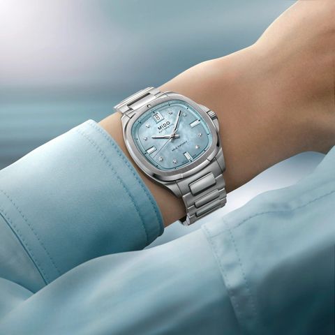 M049.307.11.136.00_6_wrist_1