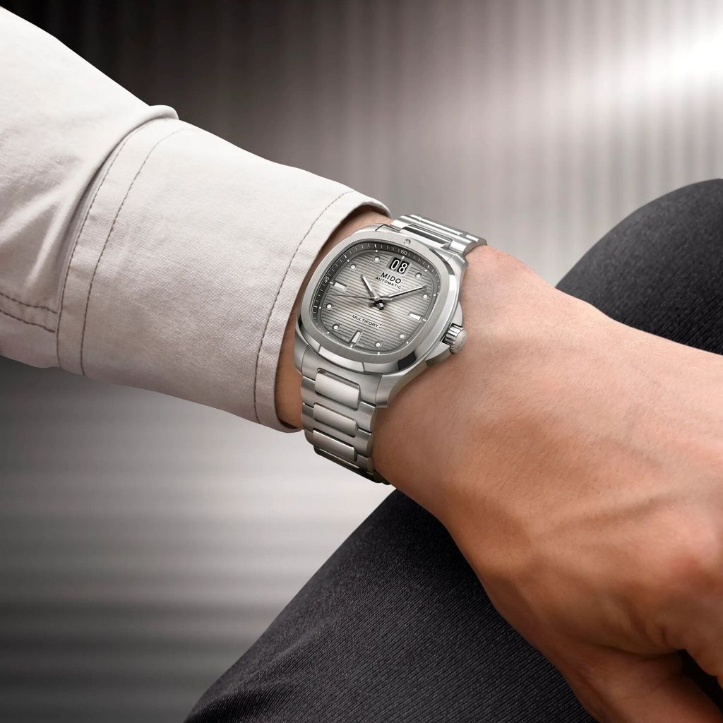 M049.526.44.081.00_6_wrist_1