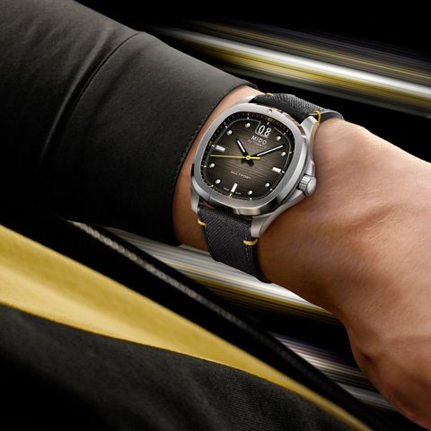 M049.526.17.081.01_6_wrist_1