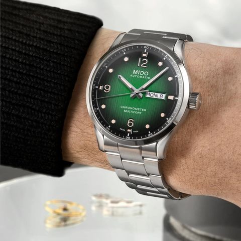 M038.431.11.097.00_6_wrist_1