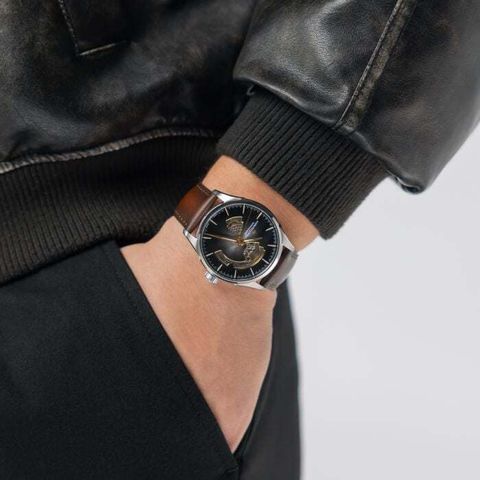 h32705580_wristshot_2_1