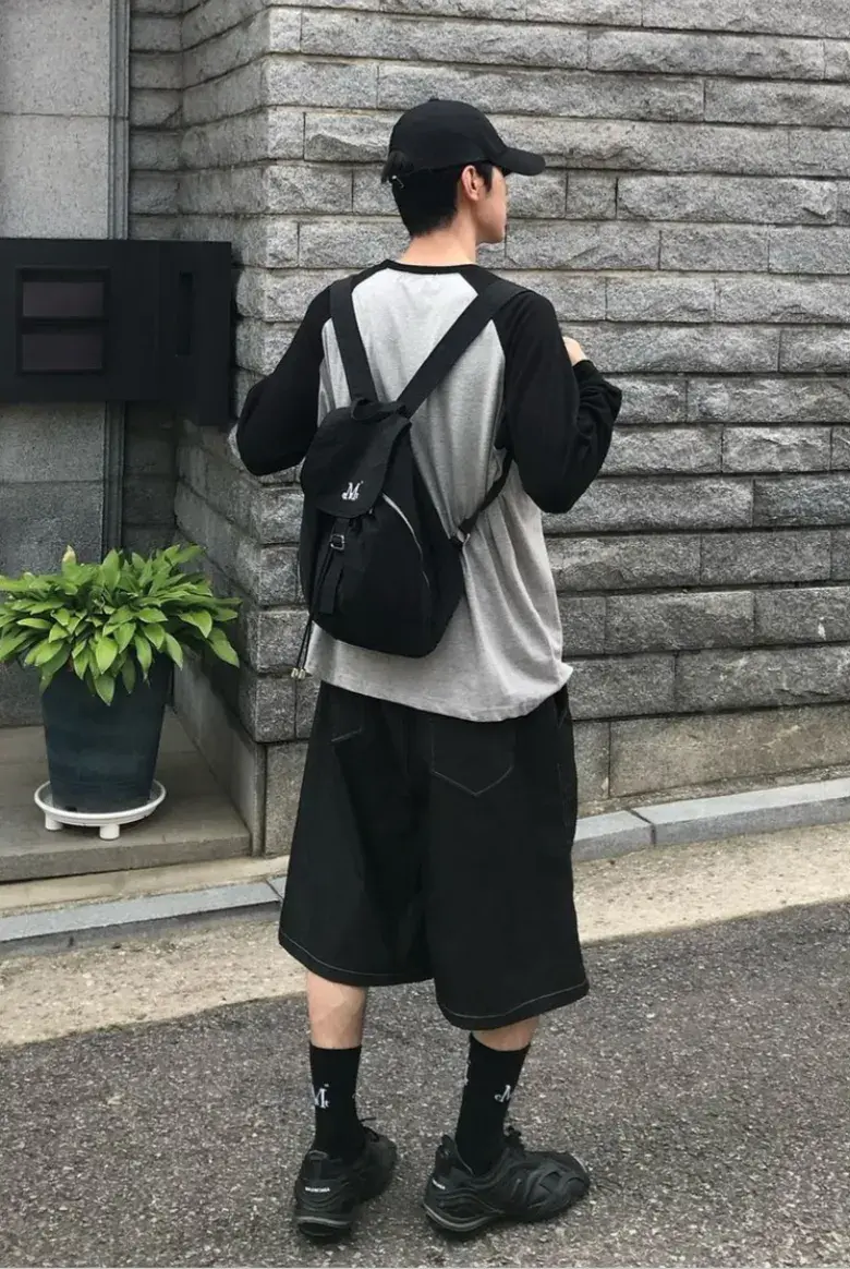 staff_66b9cb5804ae4.jpg