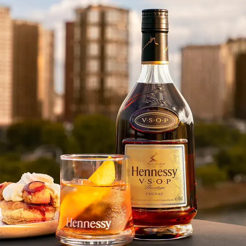 HENNESSYLIFESTYLEVSOPFOODPAIRINGOUTSIDEV3a_800x