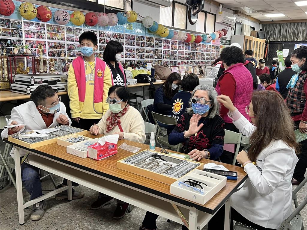 optometrist-community-eye-care-service