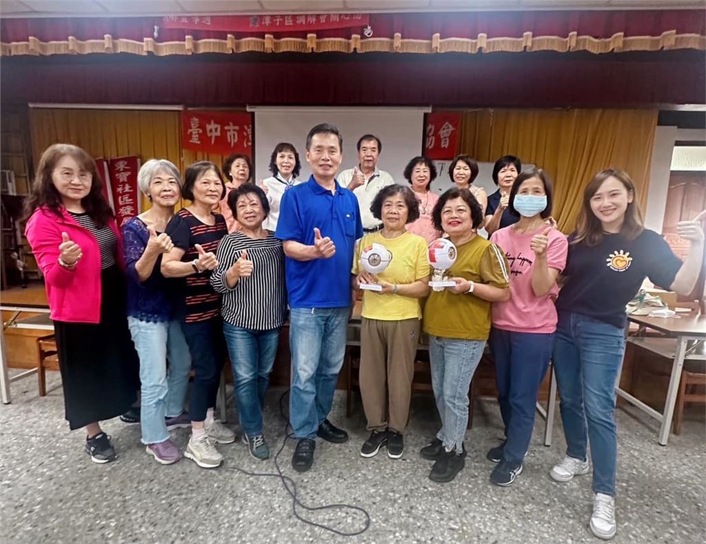 senior-eye-care-community-volunteer-training