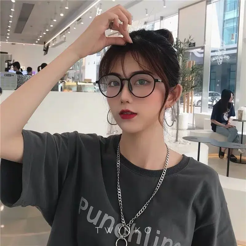 黑色