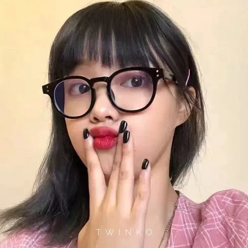 黑色
