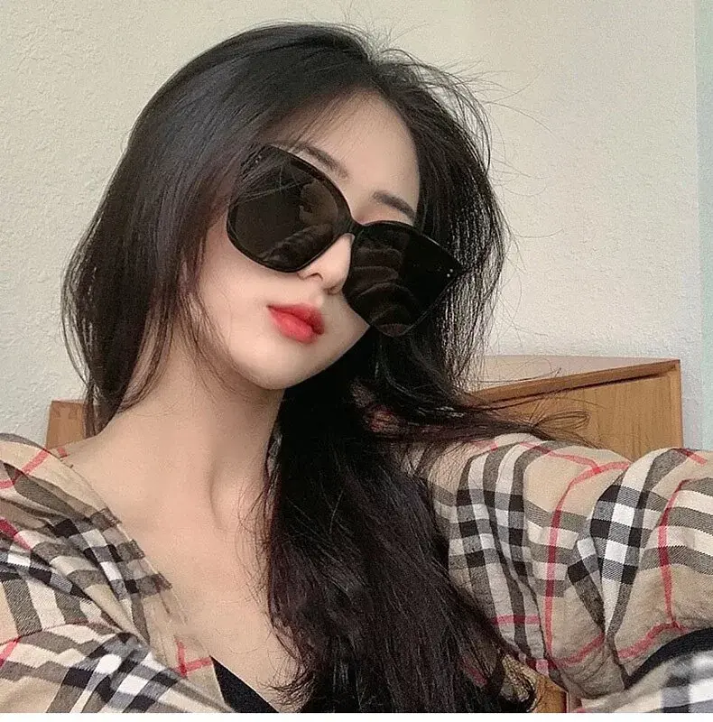 黑框黑鏡片