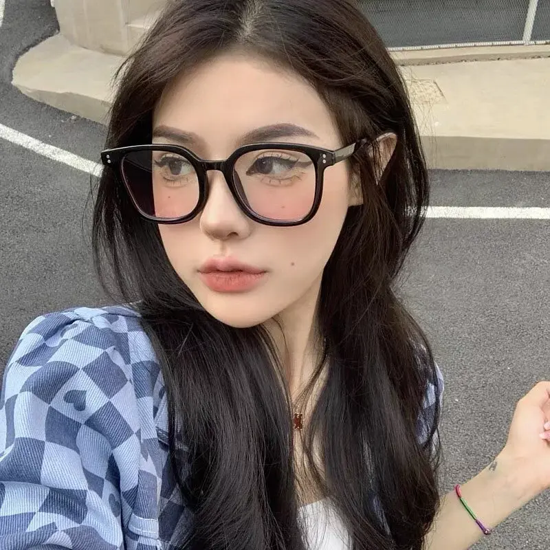 黑框腮紅片
