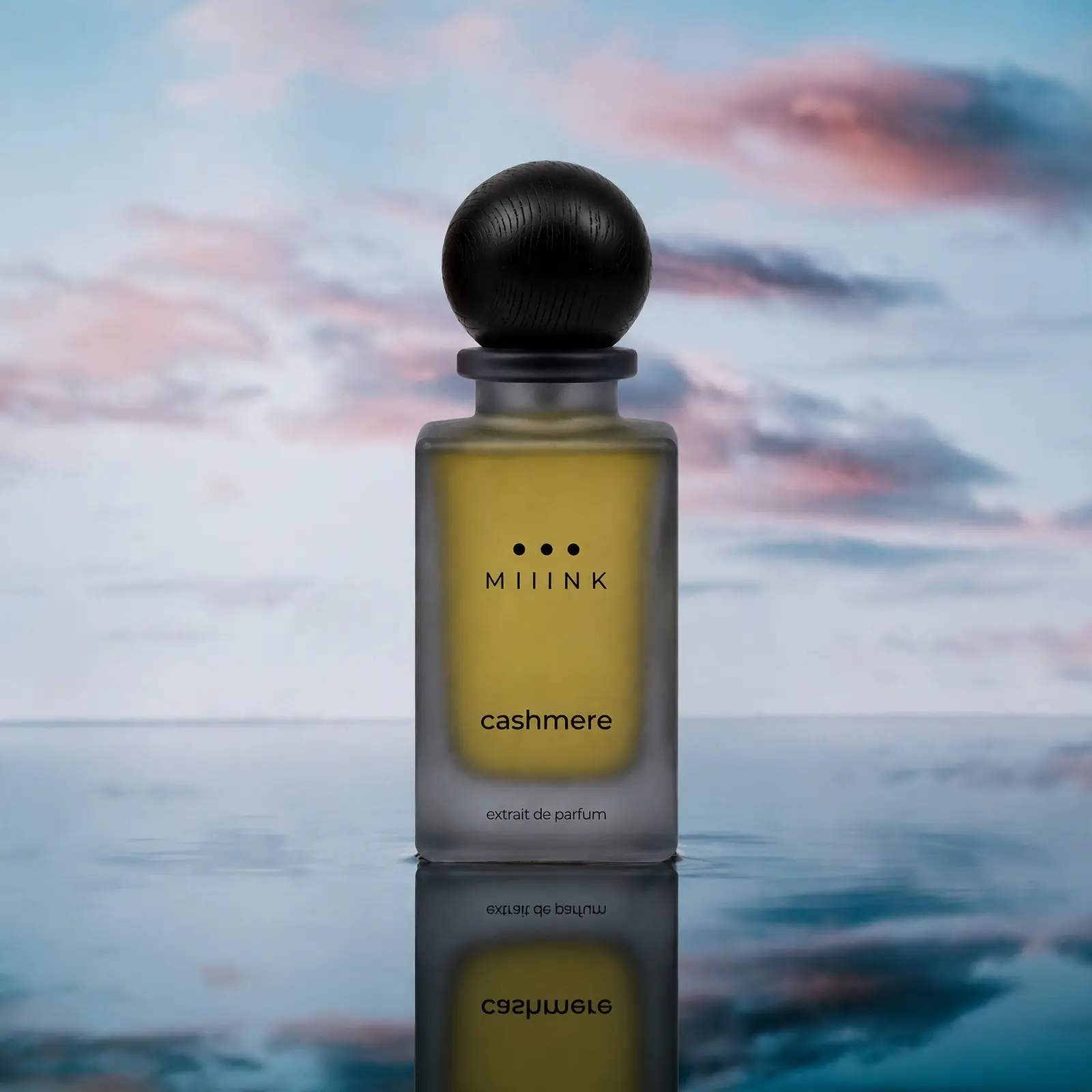 perfume_bottle_reflection