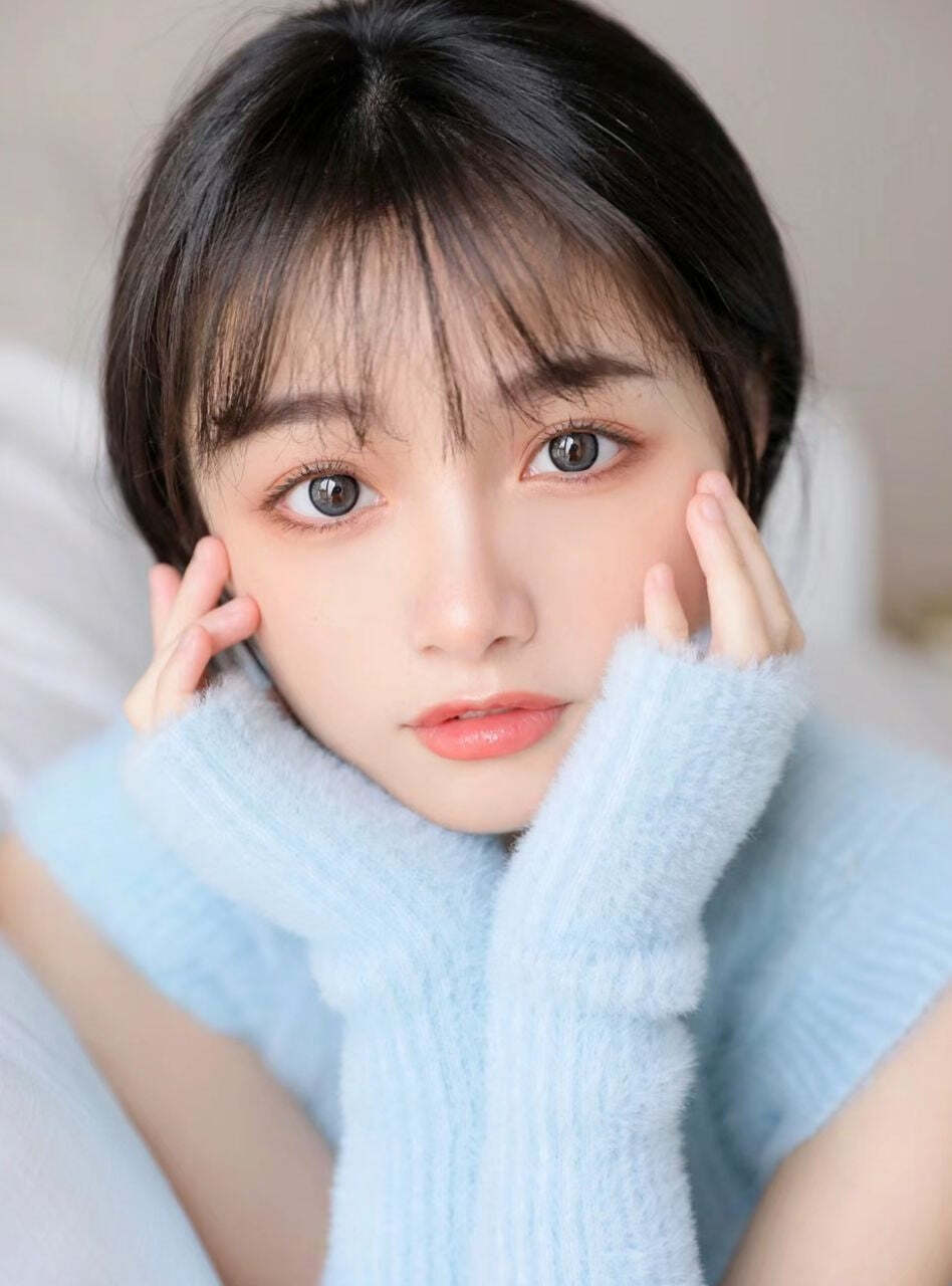 kazzue-color-contacts-absolute-gray-3