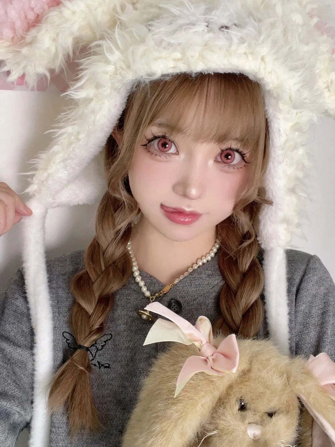 kazzue-color-contacts-sakura-pink-3