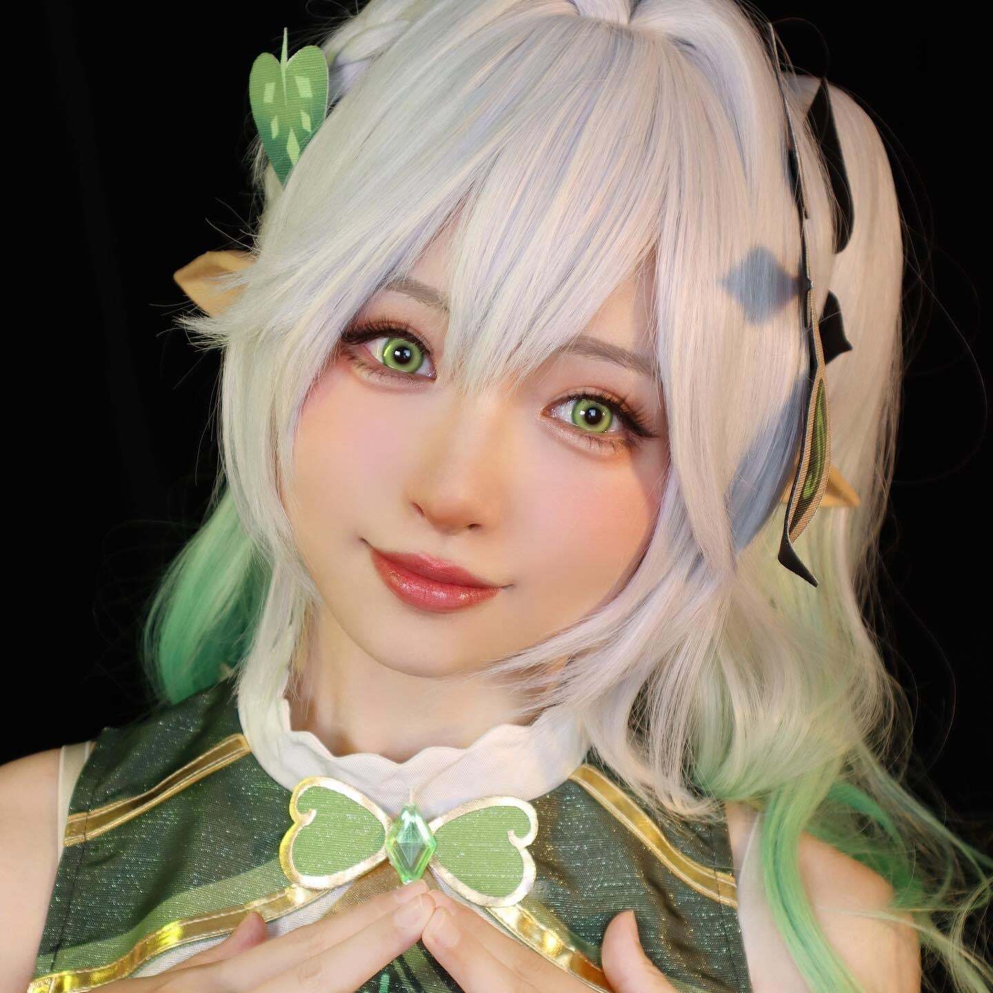 kazzue-color-contacts-sakura-leaf-green-5