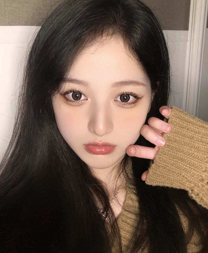 kazzue-color-contacts-toric-perfect-choco-3