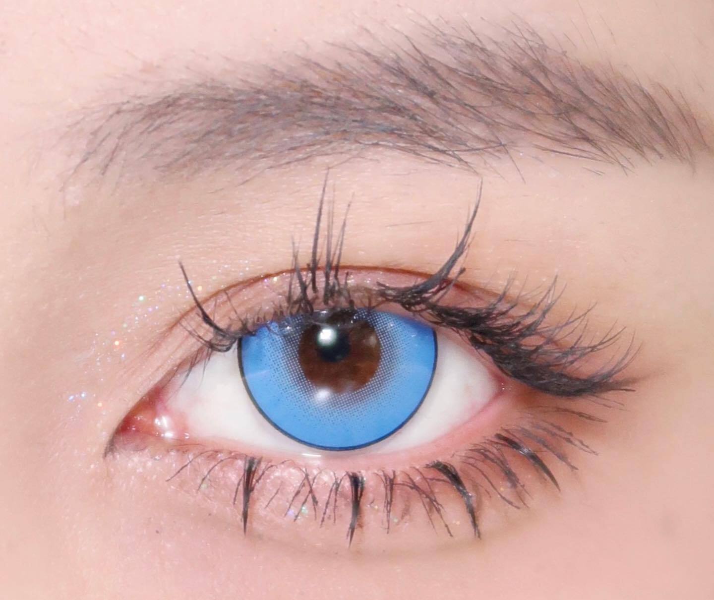 kazzue-color-contacts-intense-pop-blue-2