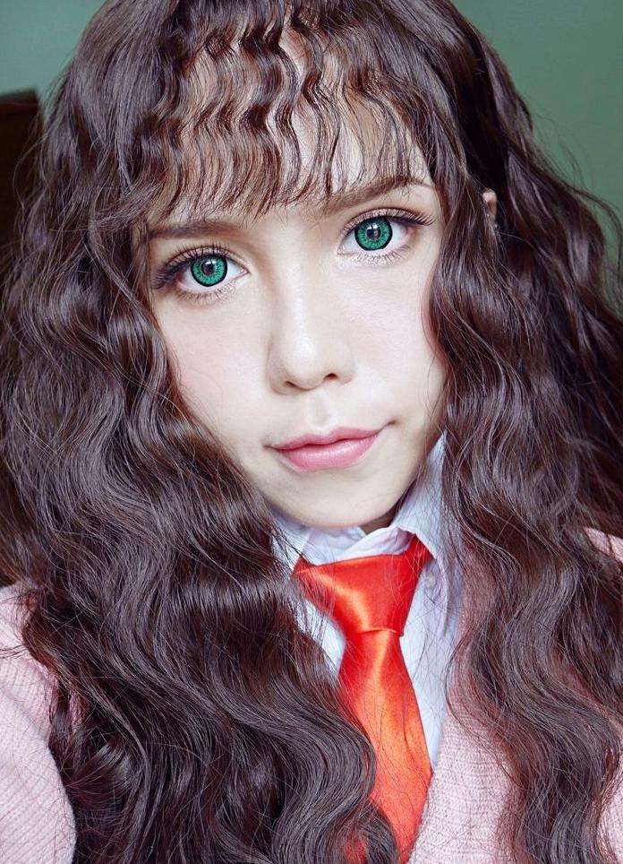 kazzue-color-contacts-dolleye-green-3