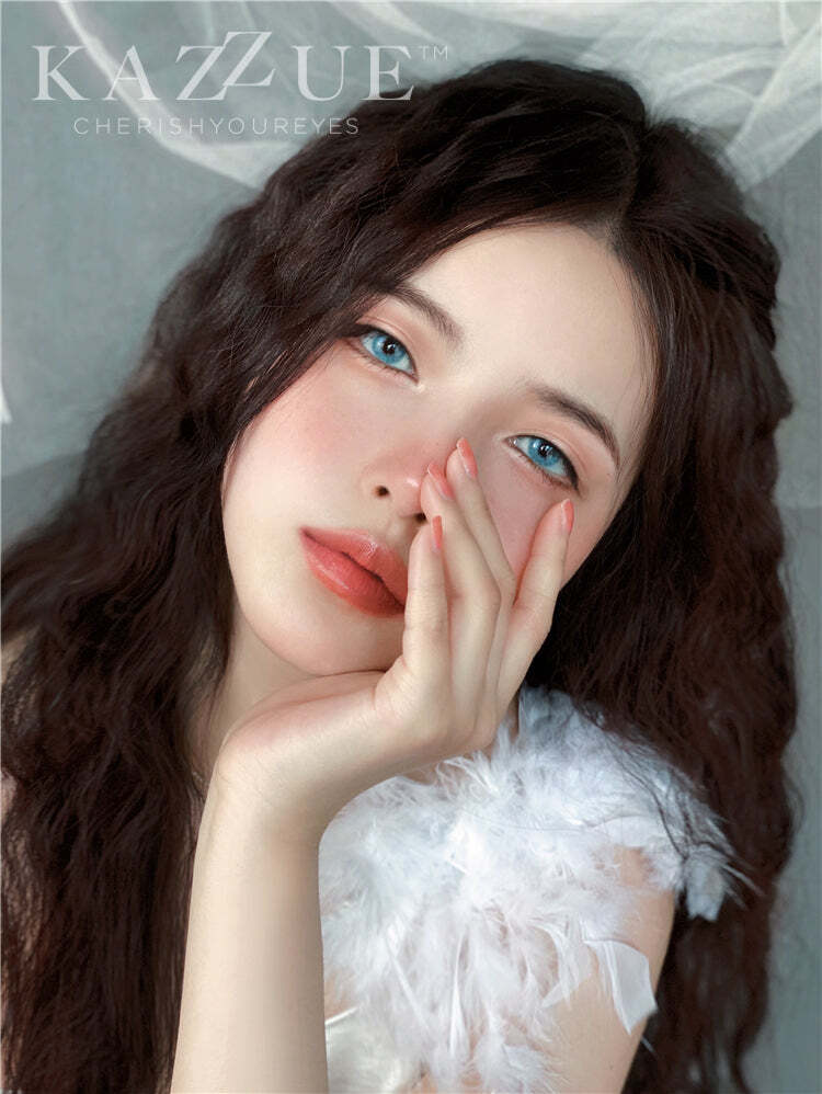 kazzue-color-contacts-glam-sky-3