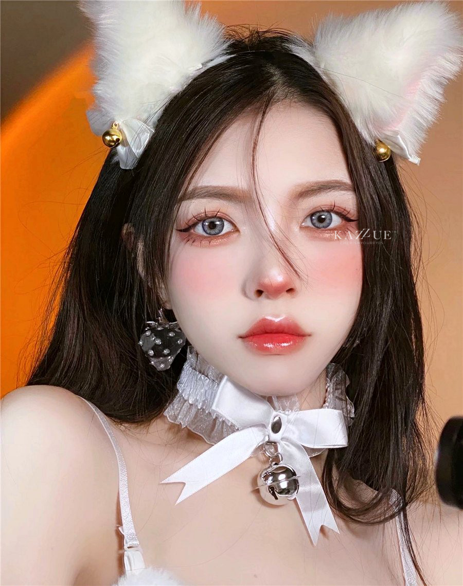 kazzue-color-contacts-desire-gray-3