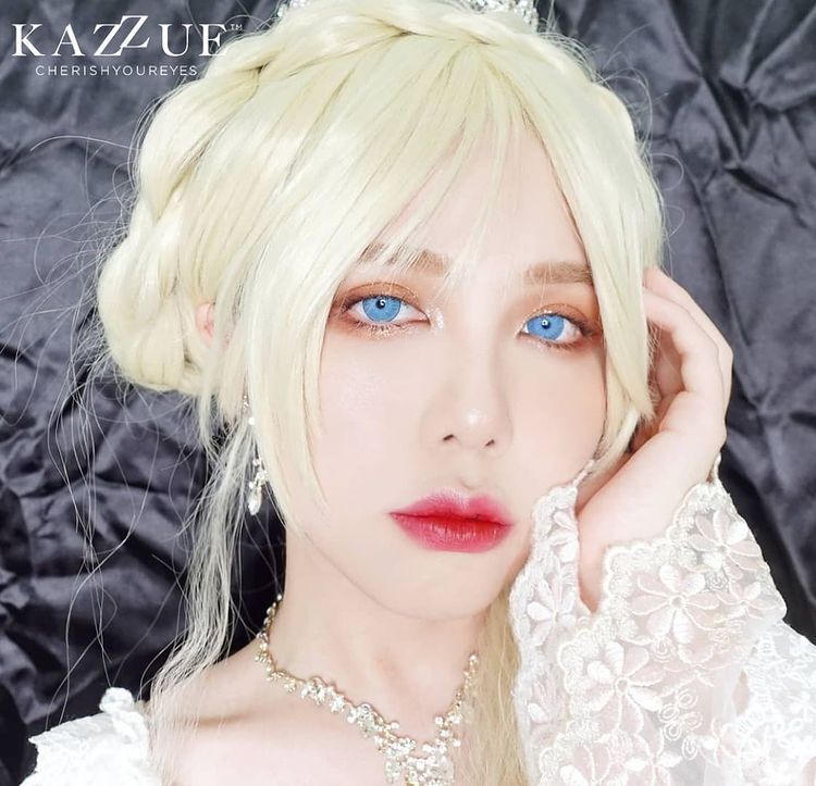 kazzue-color-contacts-gorgeous-blue-3