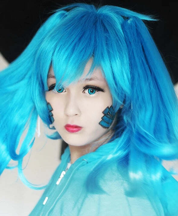 kazzue-color-contacts-twilight-turquoise-3