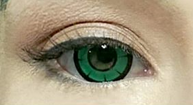 kazzue-color-contacts-twilight-green-2