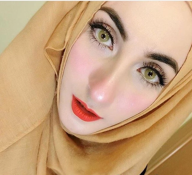 kazzue-color-contacts-angel-brown-3