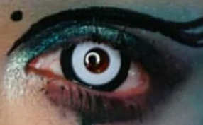 kazzue-color-contacts-the-doom-17mm-2