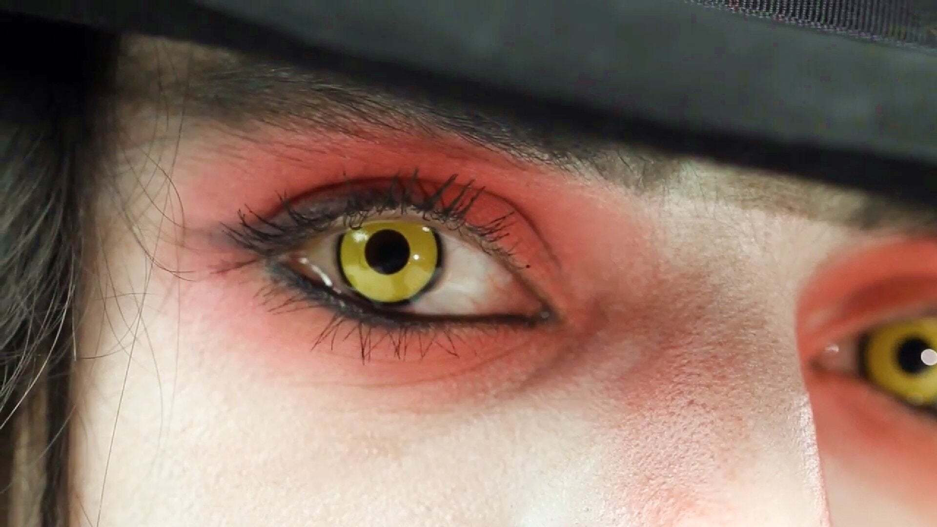 kazzue-color-contacts-mad-hatter-2