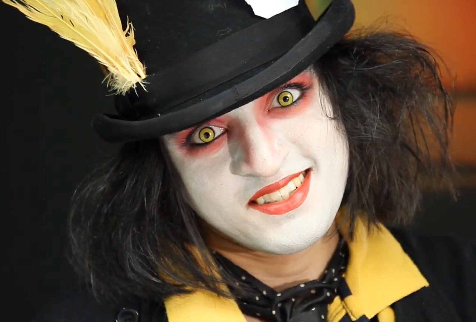 kazzue-color-contacts-mad-hatter-3